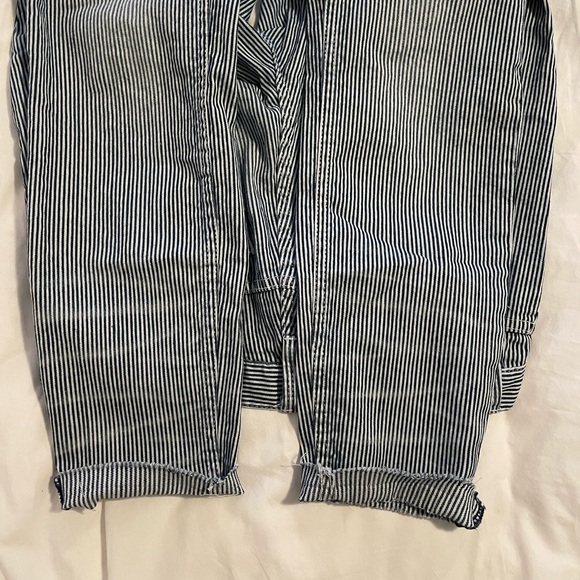 Cuffed Striped Jeans - Picture 5 of 6